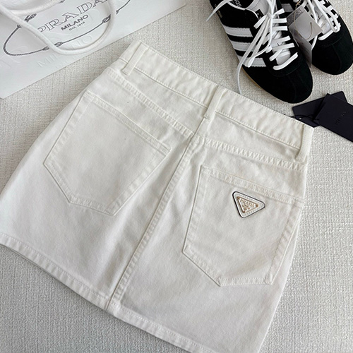 [홍콩명품,PRADA] 프라다 25SS 삼각로고 여성 데님 미니 스커트 (화이트), BM19608, 13C, 홍콩명품의류,구매대행,온라인명품