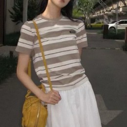 [명품레플리카,MIU MIU] 미우미우 25SS 로고 여성 스트라이프 반팔 티셔츠 (화이트), BM21237, KB, 홍콩명품의류,구매대행,온라인명품