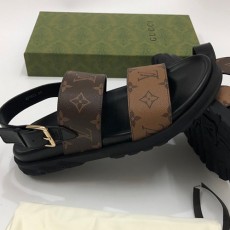 [Louis Vuitton] 루이비통 모노그램 남자 22ss 플랫 뮬 샌들 SE422, PMD, 홍콩명품신발,남자,무브타임,구매대행