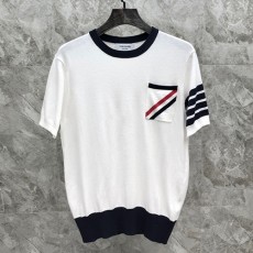 [THOM BROWNE] 톰브라운 22SS 남성 여성 화이트 사선완장 반팔니트 MM456, TB1, 홍콩명품,무브타임사이트,2022신상,명품의류