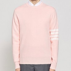 [THOM BROWNE] 톰브라운 22SS 남성 라운드넥 사선완장 스웨터 MM484 RED, 홍콩명품,무브타임사이트,2022신상,명품의류