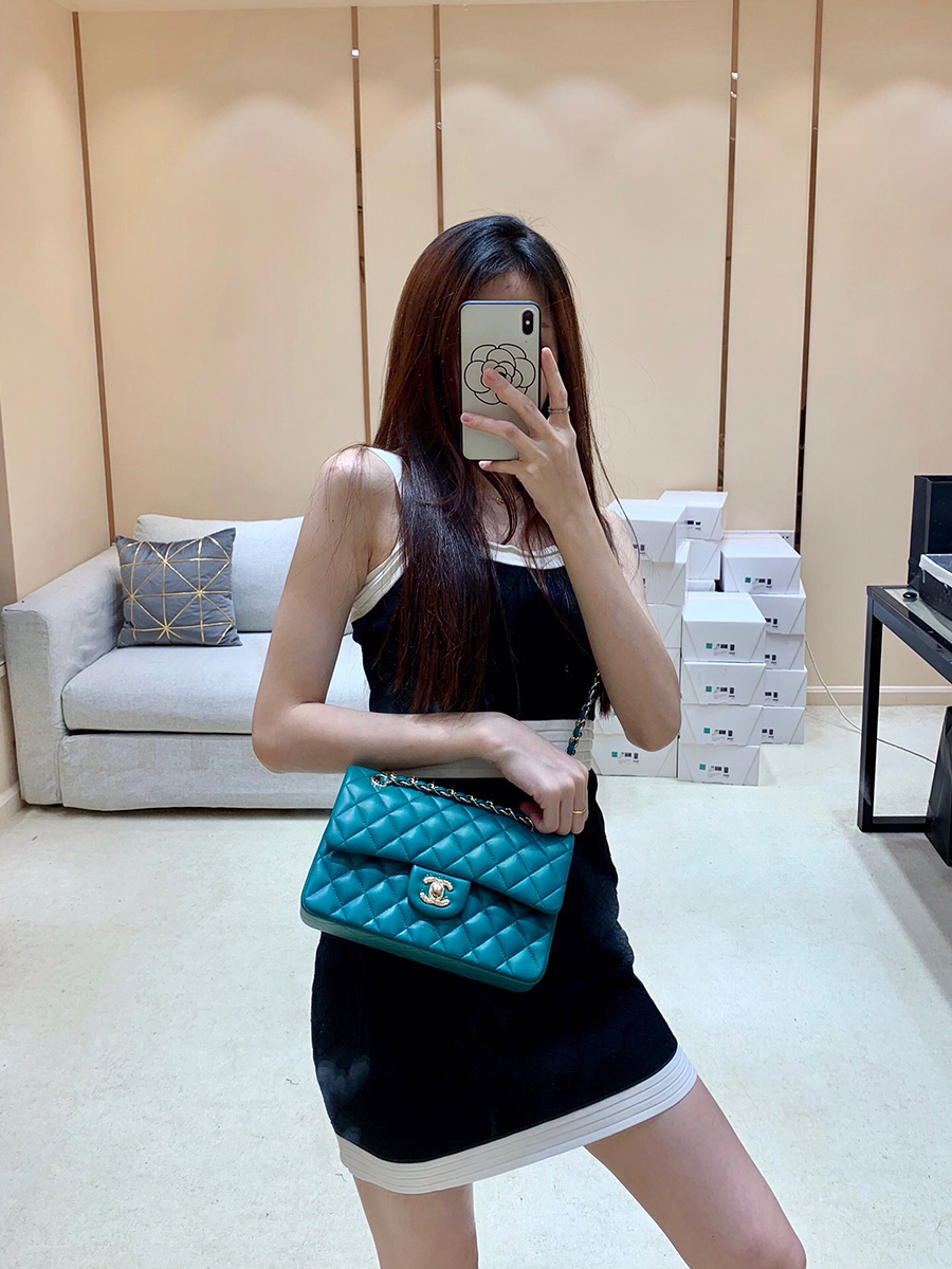 [홍콩명품,CHANEL] 샤넬 WOC 플랩백 CC로고 금장 청녹색, 25cm, BDA, 명품가방,최신,22SS,여자가방,미러급,레플리카,무브타임,직구쇼핑몰