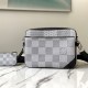 [홍콩명품.Louis Vuitton] 루이비통 모노그램 이클립스 트리오 메신저백 M69443, 홍콩명품가방,최신,22SS,남자가방,미러급,레플리카,무브타임,직구쇼핑몰