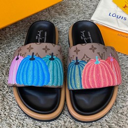 [홍콩명품.LOUIS VUITTON] 루이비통 23SS LV X YK 풀 필로우 컴포트 뮬 슬리퍼 1ABD91 (브라운), SE1487, SMS, 무브타임사이트,인터넷명품쇼핑몰,남자명품,슈즈,신발