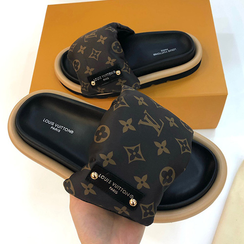 [홍콩명품.LOUIS VUITTON] 루이비통 23SS 풀 필로우 컴포트 뮬 슬리퍼 1AAEBX, SE1756, PMD, 무브타임사이트,인터넷명품쇼핑몰,남자명품,슈즈,신발