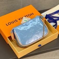 [홍콩명품.LOUIS VUITTON] 루이비통 23SS 미니 포쉐트 악세수아 M81940 (2컬러), BGM1677, JD, 홍콩명품가방,명품쇼핑몰,크로스백,핸드백,구매대행,무브타임