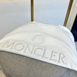 [홍콩명품.MONCLER] 몽클레어 24SS 로고 자수 반팔 티셔츠 (2컬러), BM12778, JS, 홍콩명품의류,구매대행,온라인명품