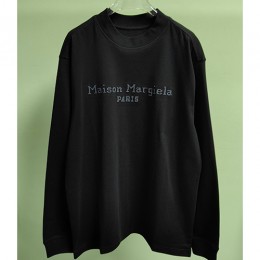 [홍콩명품.Maison Margiela] 메종마르지엘라 24SS 로고 자수 오버핏 긴팔 티셔츠 (블랙), BM13223, JL, 홍콩명품의류,구매대행,온라인명품