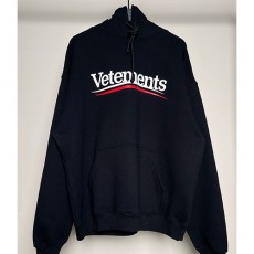 [홍콩명품.VETEMENTS] 베트멍 24SS 발렌시아가 콜라보 로고 프린트 후드 티셔츠 (블랙), BM13382, VT, 홍콩명품의류,구매대행,온라인명품