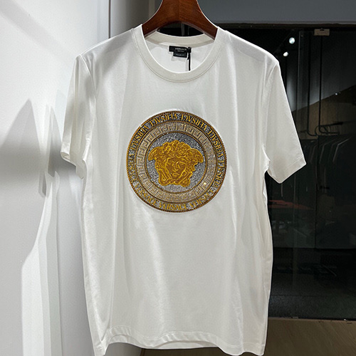 [홍콩명품.VERSACE] 베르사체 24SS 로고 그래픽 프린트 반팔 티셔츠 (2컬러), BM13739, JS, 홍콩명품의류,구 매대행,온라인명품