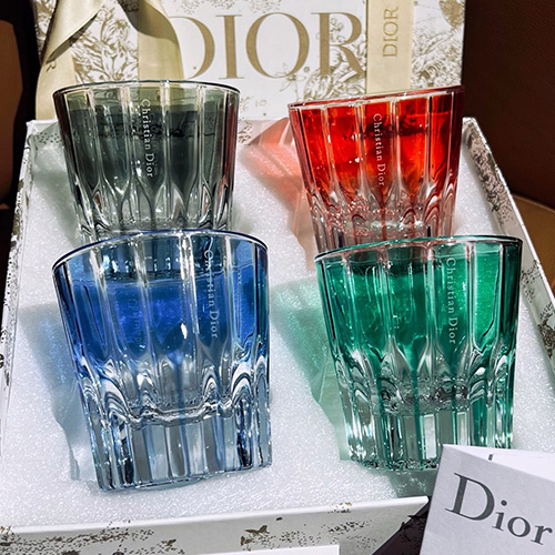 [홍콩명품,Christian Dior] 디올 24SS 선물용 로고 크리스탈 유리컵 세트 (4pcs), ET2348, ZAKKA, 명품악세사리,팔찌,귀걸이,반지