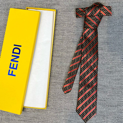 [홍콩명품,FENDI] 펜디 24SS 로고 패턴 남성 넥타이 (브라운-레드), ET2434, JX, 홍콩명품가방,명품쇼핑몰,크로스백,핸드백,구매대행,무브타임