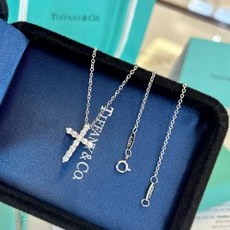 [홍콩명품.Tiffany & Co] 티파니앤코 24SS 로고 십자가 다이아 실버 목걸이, ET2494, AGG, 명품악세사리,팔찌,귀걸이,반지