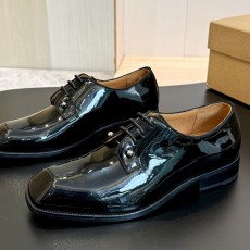 [홍콩명품.Christian Louboutin] 크리스챤루부탱 24SS 로고 레더 가죽 정장 구두 (블랙-유광), SE3814, S2, 명품스니커즈,운동화,구두,로퍼,하이탑,신발