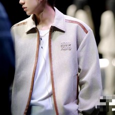 [홍콩명품,MIU MIU] 미우미우 24SS 로고 카라 지퍼 자켓 (베이지), BM15448, JU, 홍콩명품의류,구매대행,온라인명품