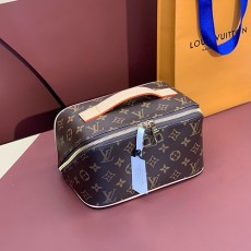 [홍콩명품.LOUIS VUITTON] 루이비통 24SS 로고 모노그램 이클립스 토일레트리 백 M11508 (브라운), BGM3997, BDA, 홍콩명품가방,명품쇼핑몰,크로스백,핸드백,구매대행