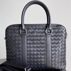 [홍콩명품.BOTTEGA VENETA] 보테가베네타 24SS 로고 인트레치아토 레더 가죽 메신저백 크로스백 (블랙), BGM4169, BT, 홍콩명품가방,명품쇼핑몰,크로스백,핸드백,구매대행