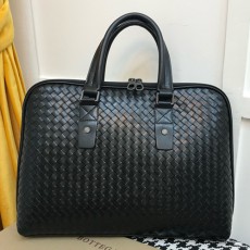 [홍콩명품.BOTTEGA VENETA] 보테가베네타 24SS 로고 인트레치아토 레더 가죽 메신저백 크로스백 (블랙), BGM4178, BT, 홍콩명품가방,명품쇼핑몰,크로스백,핸드백,구매대행