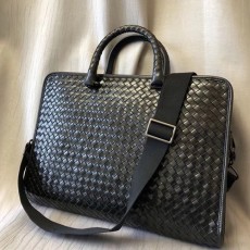 [홍콩명품.BOTTEGA VENETA] 보테가베네타 24SS 로고 인트레치아토 레더 가죽 메신저백 크로스백 (블랙), BGM4179, BT, 홍콩명품가방,명품쇼핑몰,크로스백,핸드백,구매대행