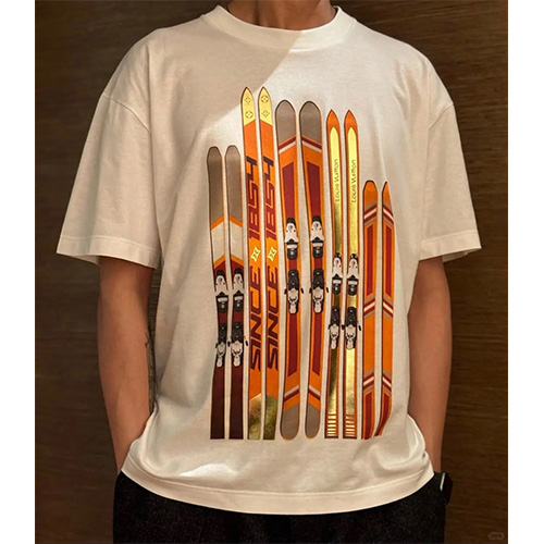 [홍콩명품.LOUIS VUITTON] 루이비통 25SS 로고 그래픽 프린트 반팔 티셔츠 (화이트), BM19683, YS, 홍콩명품의류,구매대행,온라인명품