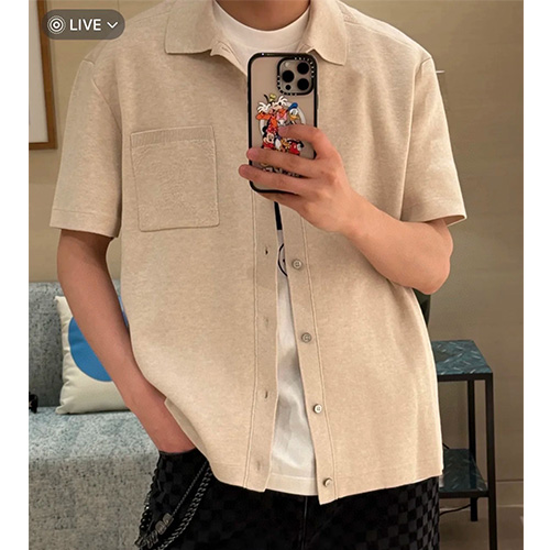 [홍콩명품.LOUIS VUITTON] 루이비통 25SS 로고 버튼 오픈 카라 반팔 티셔츠 (아이보리), BM19794, KB, 홍콩명품의류,구매대행,온라인명품