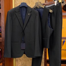[홍콩명품.LOUIS VUITTON] 루이비통 25SS 로고 브로치 정장 수트 - 자켓,조끼,팬츠 3PCS (블랙), BM20003, S1F, 홍콩명품의류,구매대행,온라인명품