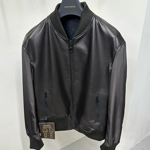 [홍콩명품.LOUIS VUITTON] 루이비통 25SS 로고 모노그램 리버서블 레더 가죽 봄버 자켓 (브라운), BM20070, TOM, 홍콩명품의류,구매대행,온라인명품
