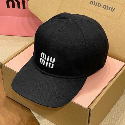 [홍콩명품,MIU MIU] 미우미우 25SS 로고 자수 볼캡 모자 (블랙), CA0332, 홍콩명품쇼핑몰,인터넷명품,온라인명품사이트,남자명품,해외직구