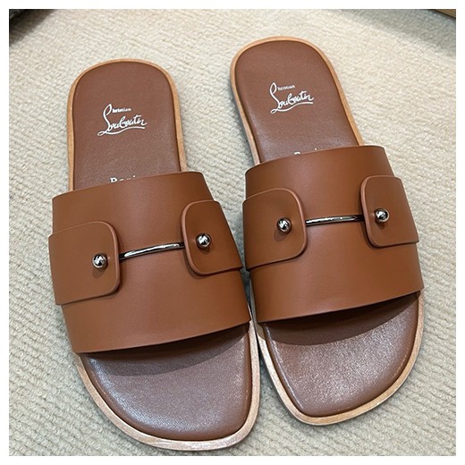 [홍콩명품.Christian Louboutin] 크리스챤루부탱 25SS 로고 레더 가죽 샌들 슬리퍼 (브라운), SE4897, S2, 명품스니커즈,운동화,구두,로퍼,하이탑,신발
