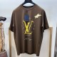 [홍콩명품.LOUIS VUITTON] 루이비통 25SS 로고 그래픽 프린트 반팔 티셔츠 (브라운), BM20958, YS, 홍콩명품의류,구매대행,온라인명품