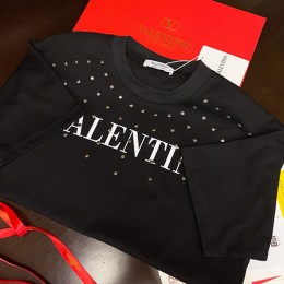 [가격문의][홍콩명품.Valentino] 발렌티노 25SS 로고 프린트 반팔 티셔츠 (2컬러), BM21062, S1F, 홍콩명품의류,구매대행,온라인명품