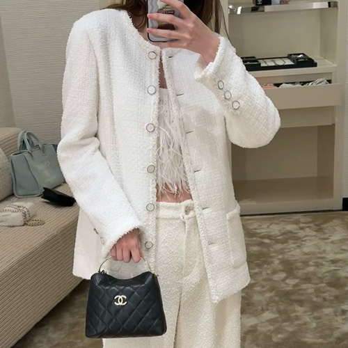 [홍콩명품.CHANEL] 샤넬 25SS 로고 여성 라운드넥 트위드 자켓 (화이트), BM21113, PG, 홍콩명품의류,구매대행,온라인명품