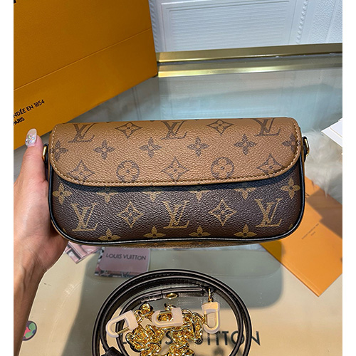 [홍콩명품.LOUIS VUITTON] 루이비통 25SS 로고 모노그램 크로스백 M26587, BGM4841, BDA, 홍콩명품가방,명품쇼핑몰,크로스백,핸드백,구매대행