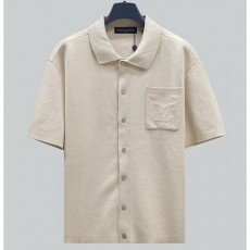 [홍콩명품.LOUIS VUITTON] 루이비통 25SS 로고 카라 오픈 반팔 티셔츠 1AHCA0 (베이지), BM21317, JU, 명품레플리카,미러급,온라인쇼핑몰사이트