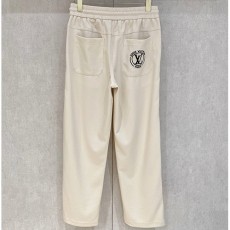 [홍콩명품.LOUIS VUITTON] 루이비통 25SS 로고 자수 조거 팬츠 바지 (아이보리), BM21552, G5, 명품레플리카,미러급,온라인쇼핑몰사이트