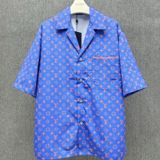 [홍콩명품.LOUIS VUITTON] 루이비통 25SS 로고 모노그램 반팔 남방 셔츠 + 쇼츠 반바지 상하의 세트 (블루), BM21595, JU, 명품레플리카,미러급,온라인쇼핑몰사이트
