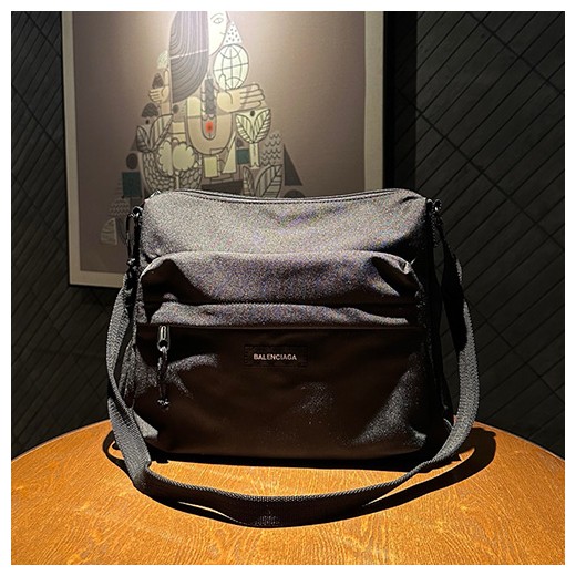 [홍콩명품.BALENCIAGA] 발렌시아가 25SS 로고 Explorer 크로스백, BGM4977, BUBU, 홍콩명품가방,명품쇼핑몰,크로스백,핸드백,구매대행