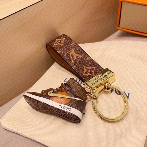 [홍콩명품.LOUIS VUITTON] 루이비통 25SS 로고 모노그램 다미에 스니커즈 키홀더 키링 (2컬러), ET3102, NNT, 홍콩명품의류,구매대행,온라인명품