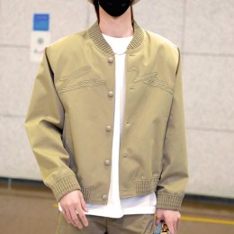 [홍콩명품.LOUIS VUITTON] 루이비통 25SS 로고 봄버 자켓 1AFQDT (베이지), BM21689, JU, 레플리카의류,미러급사이트