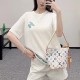 [가격문의][홍콩명품.LOUIS VUITTON] 루이비통 25SS 로고 여성 니트 반팔 티셔츠 (화이트), BM21777, TBG, 레플리카의류,미러급사이트
