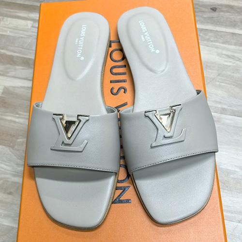 [홍콩명품.LOUIS VUITTON] 루이비통 25SS 로고 여성 레더 가죽 샌들 슬리퍼 (그레이), SE5406, ALW, 명품스니커즈,운동화,구두,로퍼,하이탑,신발