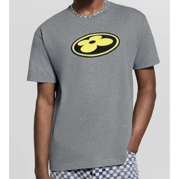 [홍콩명품.LOUIS VUITTON] 루이비통 25SS 로고 그래픽 반팔 티셔츠 (그레이), BM21905, KB, 레플리카의류,미러급사이트