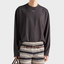 [홍콩명품,PRADA] 프라다 25SS 삼각로고 긴팔 티셔츠 (다크그레이), BM21907, KB, 레플리카의류,미러급사이트