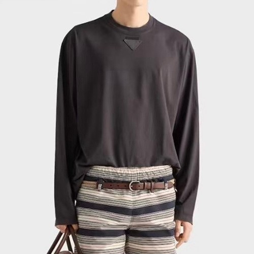 [홍콩명품,PRADA] 프라다 25SS 삼각로고 긴팔 티셔츠 (다크그레이), BM21907, KB, 레플리카의류,미러급사이트