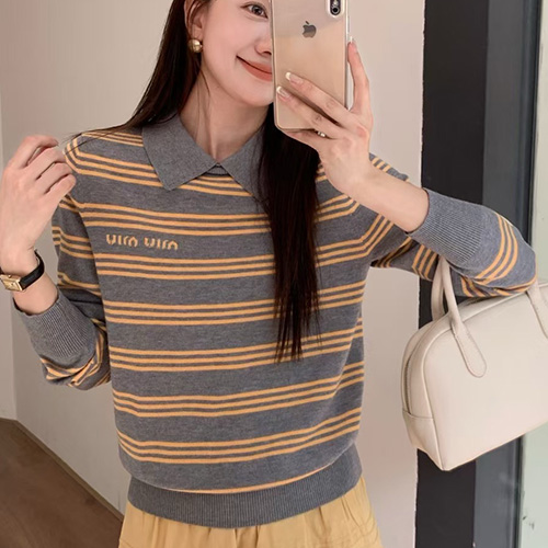 [홍콩명품,MIU MIU] 미우미우 25SS 로고 여성 스트라이프 카라 니트(2컬러), BM22175, JL, 레플리카의류,미러급사이트