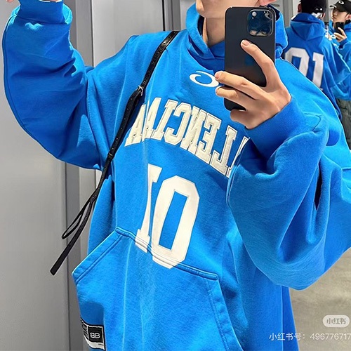 [홍콩명품.BALENCIAGA] 발렌시아가 25SS 로고 자수 프린트 후드 티셔츠 (블루), BM22351, KK, 레플리카의류,미러급사이트