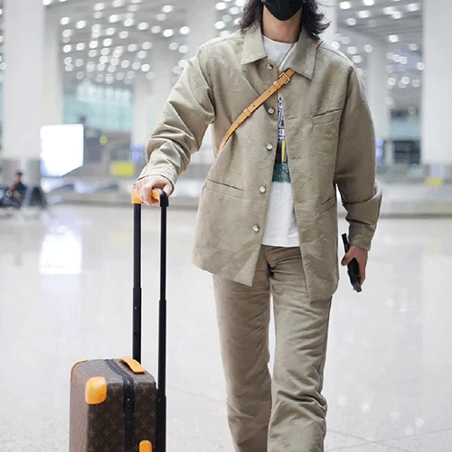 [홍콩명품.LOUIS VUITTON] 루이비통 25SS 로고 모노그램 데님 카라 자켓 + 데님 팬츠 진 청바지 상하의 세트 (카라멜), BM22414, KB, 레플리카의류,미러급사이트