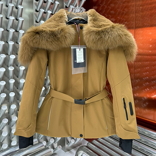 [홍콩명품.MONCLER] 몽클레어 25SS 로고 여성 구스다운 파카 자켓 (카라멜), BM22628, KSM, 레플리카의류,미러급사이트