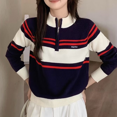 [홍콩명품,MIU MIU] 미우미우 25SS 로고 여성 하프지퍼 니트 스웨터 (2컬러), BM22693, TBG, 레플리카의류,미러급사이트