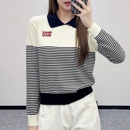 [홍콩명품,MIU MIU] 미우미우 25SS 로고 여성 스트라이프 카라 니트 스웨터 (아이보리), BM22695, TBG, 레플리카의류,미러급사이트